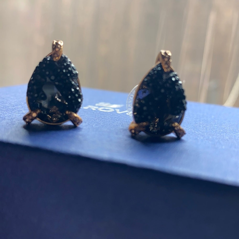 Swarovski black earrings with gold rose